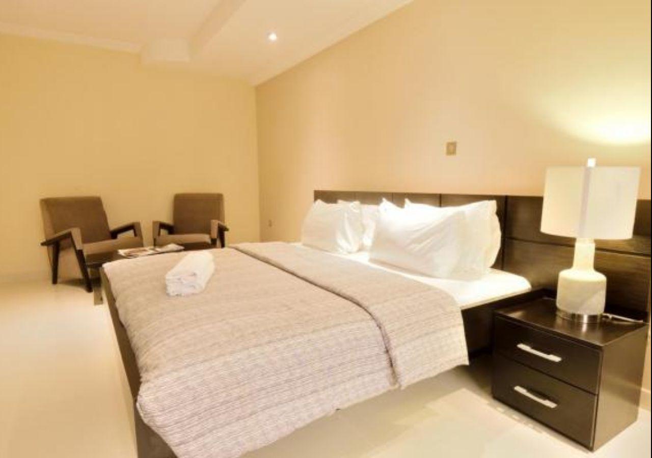 Thirty Three Hotel 3*