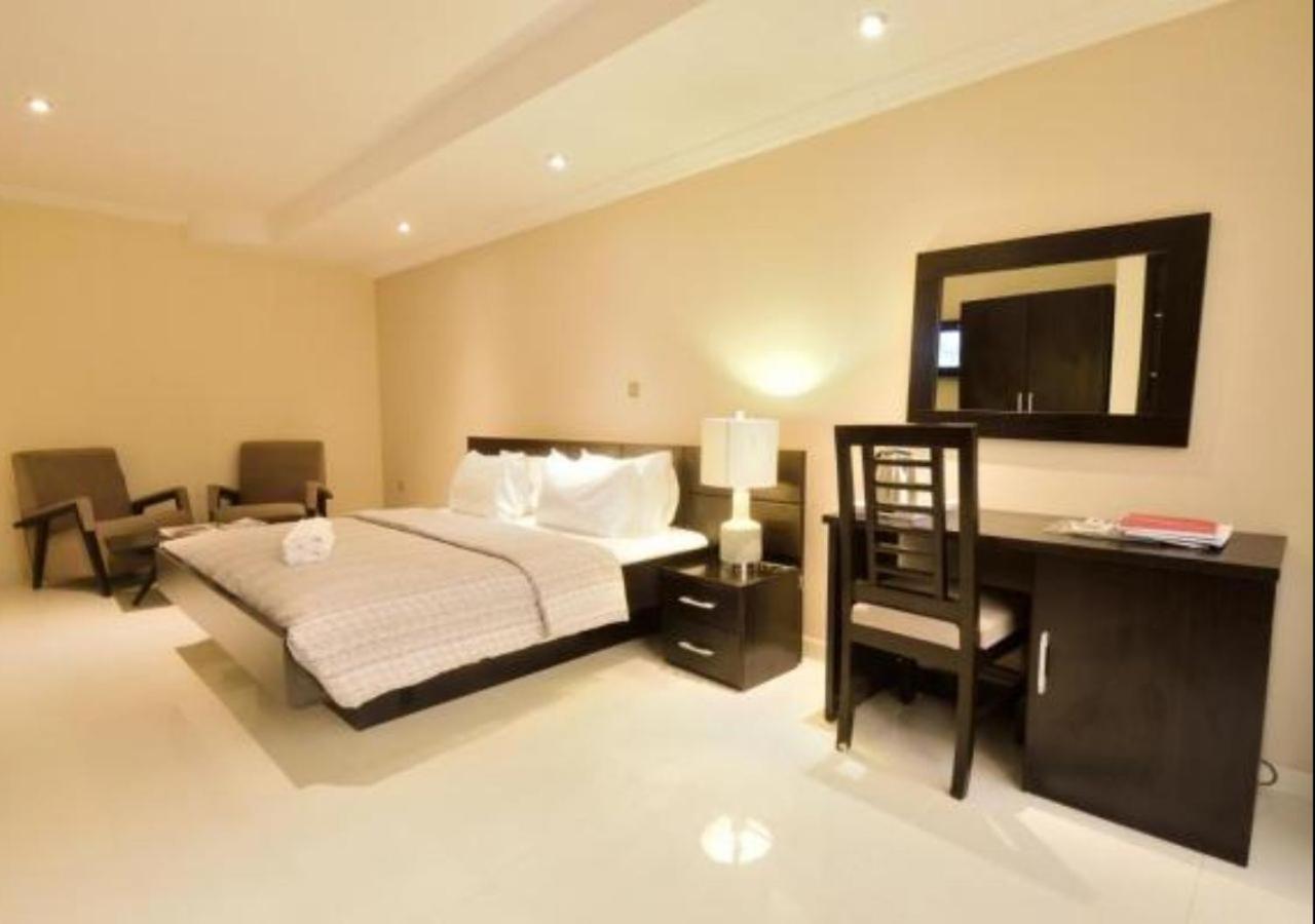Hotel Thirty Three