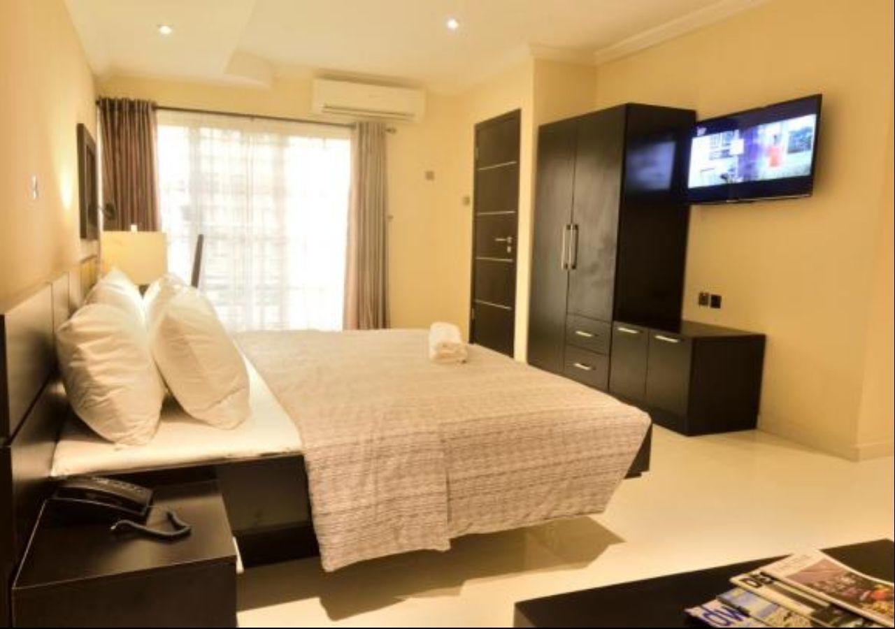 Thirty Three 3* Lagos