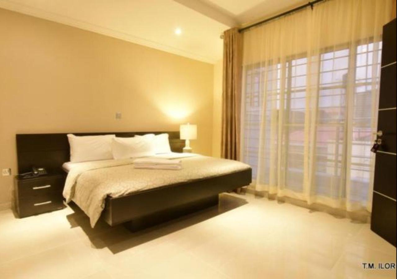 Hotel Thirty Three 3*